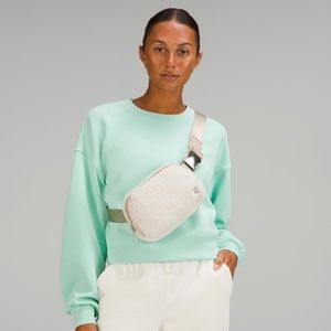 NWT* lululemon everywhere fleece belt bag